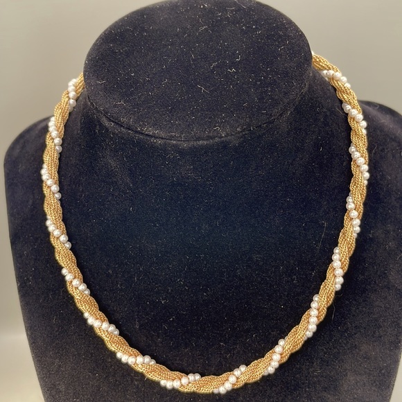 **3/$20** Vintage Act 2 Gold Mesh with Pearls Necklace - Picture 2 of 9